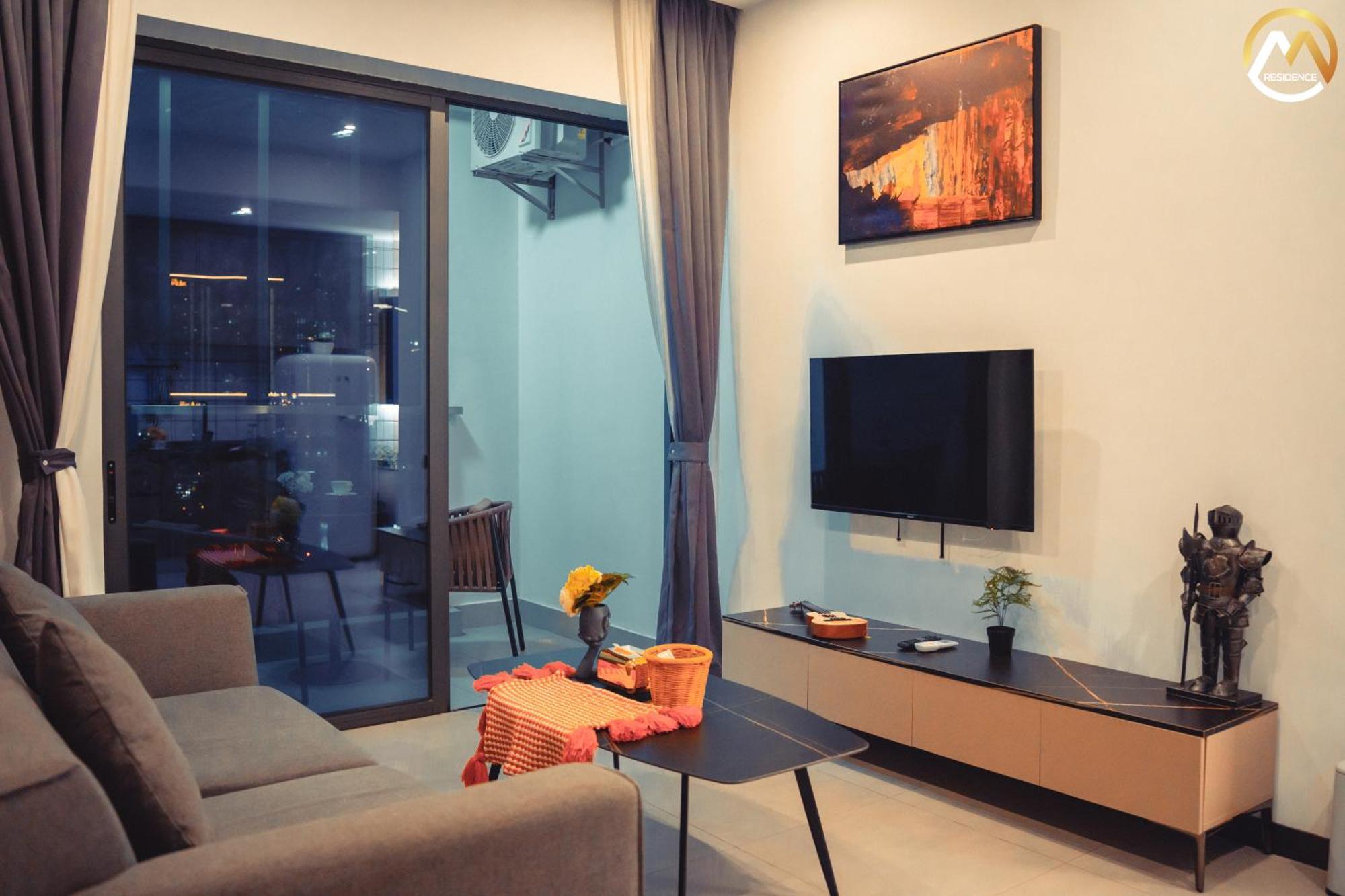 Hotel Serviced Apartments Top One Infinity Pool With View Of 360 Degree Phnom Penh Exterior photo