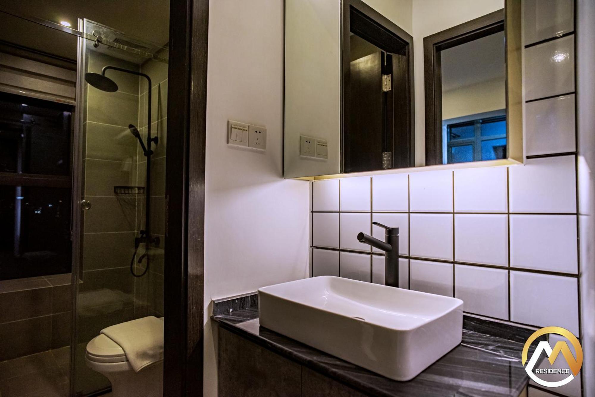 Hotel Serviced Apartments Top One Infinity Pool With View Of 360 Degree Phnom Penh Exterior photo