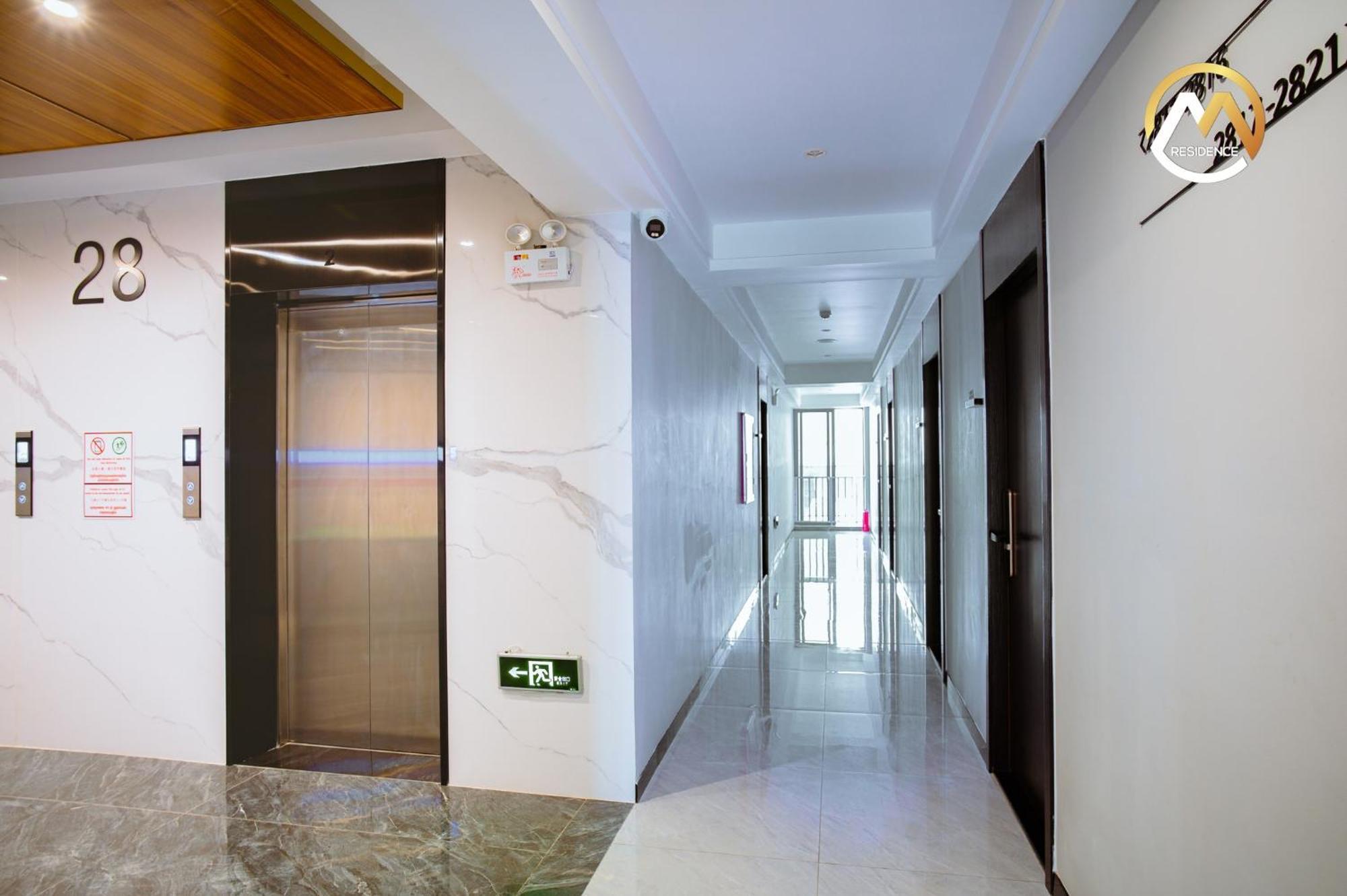 Hotel Serviced Apartments Top One Infinity Pool With View Of 360 Degree Phnom Penh Exterior photo